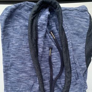 MEN’S LARGE LONG-SLEEVE HOODIE